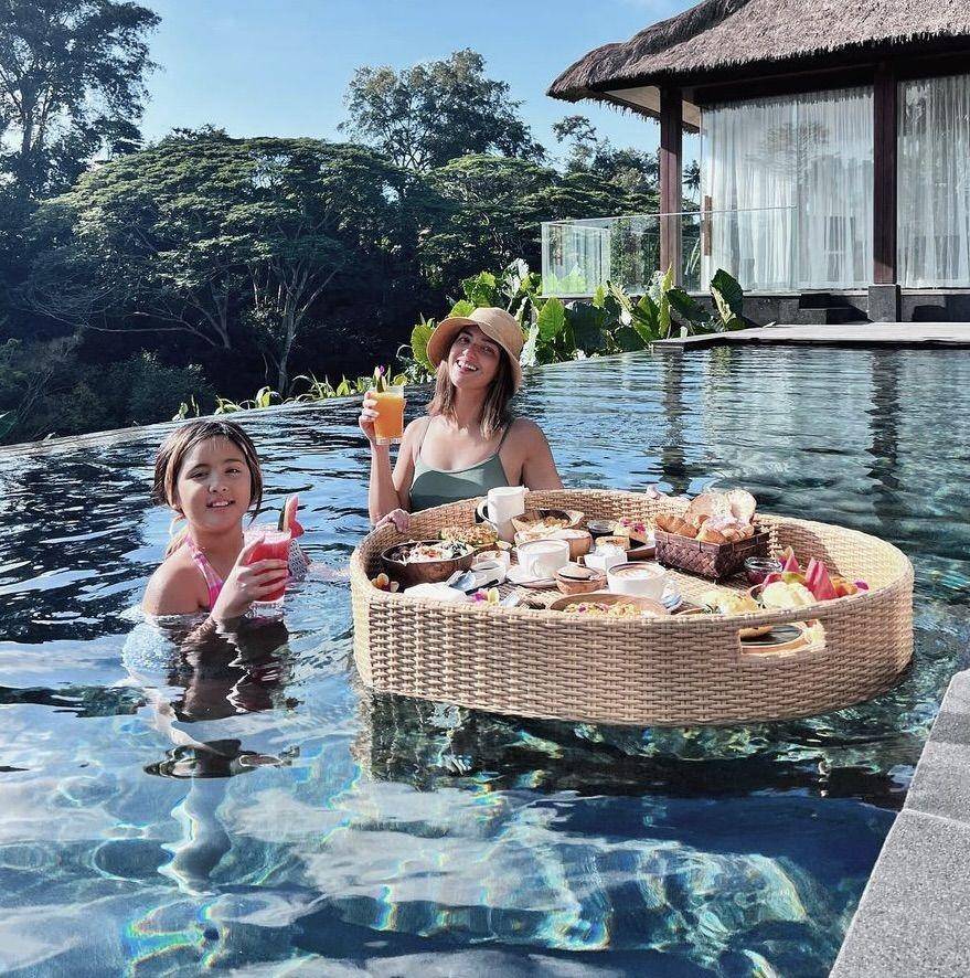 Nia Ramadhani dan Mikhayla (instagram.com/ramadhaniabakrie)