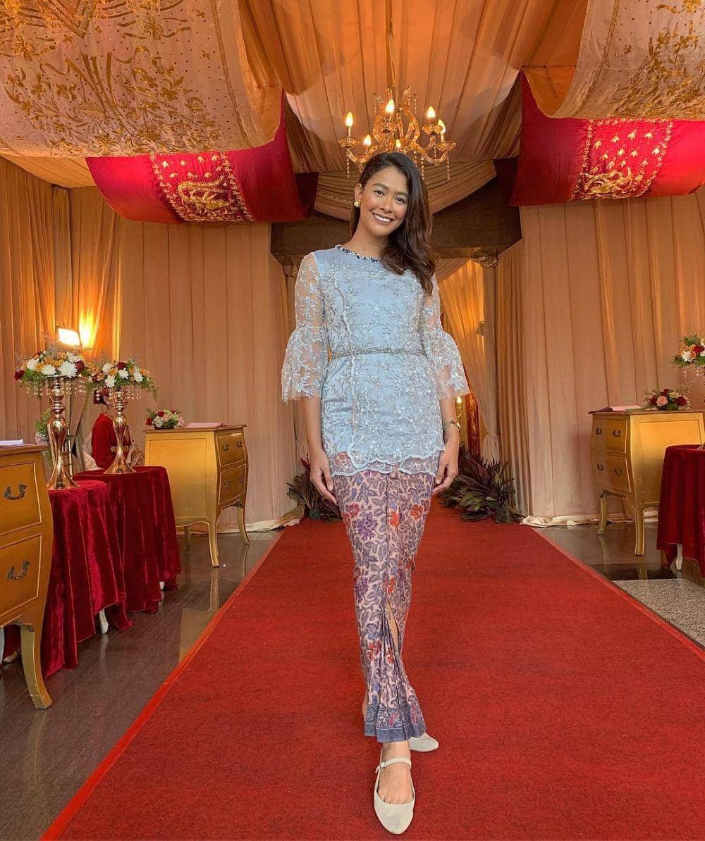 Kebaya ala Bunga Jelitha (instagram.com/bungajelitha66)