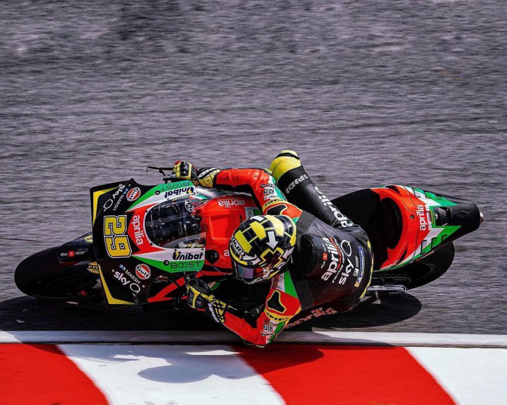 Andrea Iannone (instagram.com/andreaiannone)