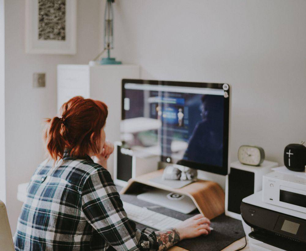 ilustrasi bekerja (unsplash.com/Annie Spratt)