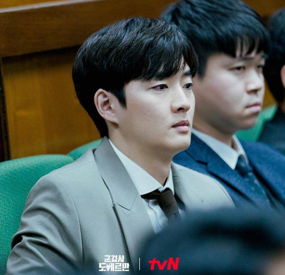 Kang Young Seok di drama Military Prosecutor Doberman (instagram.com/tvn_drama)