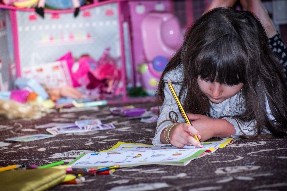 ilustrasi seorang anak sedang belajar (pixabay.com/khamkhor)
