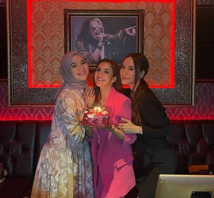 Potret Puspita, Citra, & Intan (instagram.com/puspitasarry7)