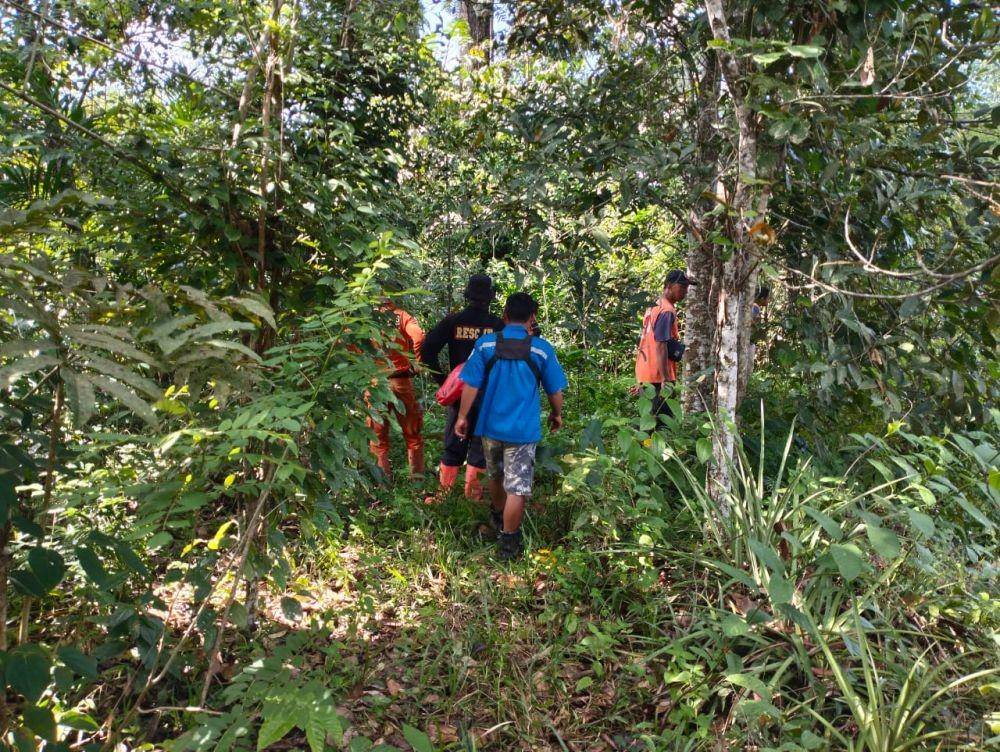 Proses pencarian hari terakhir Basarnas bersama keluarga korban (dok. Basarnas Balikpapan)