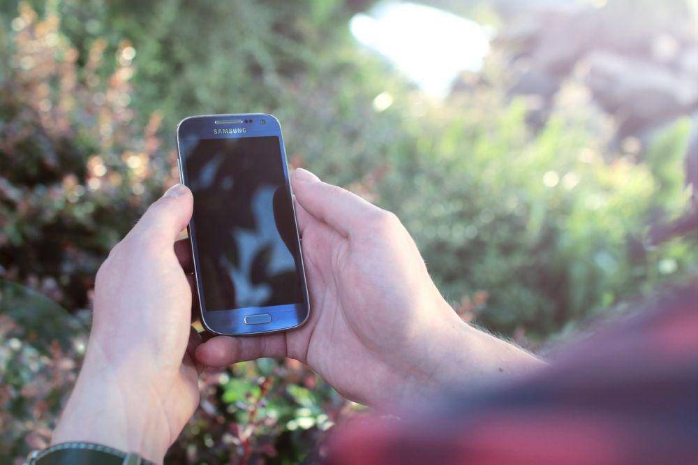 ilustrasi smartphone (pexels.com/Timur Weber)