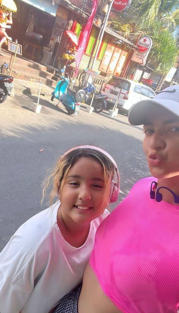 Nia Ramadhani dan Mikhayla (instagram.com/ramadhaniabakrie)