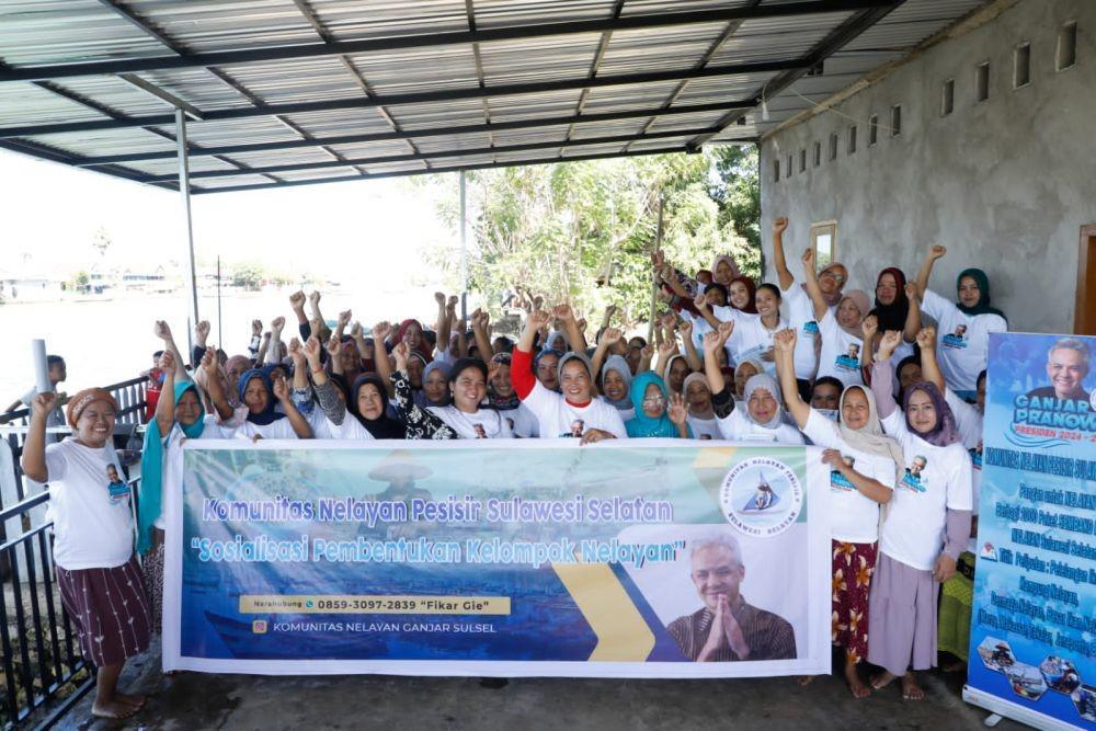 Deklarasi dukungan komunitas nelayan dan masyarakat pesisir di Pangkep untuk Ganjar Pranowo. (Dok. Istimewa)