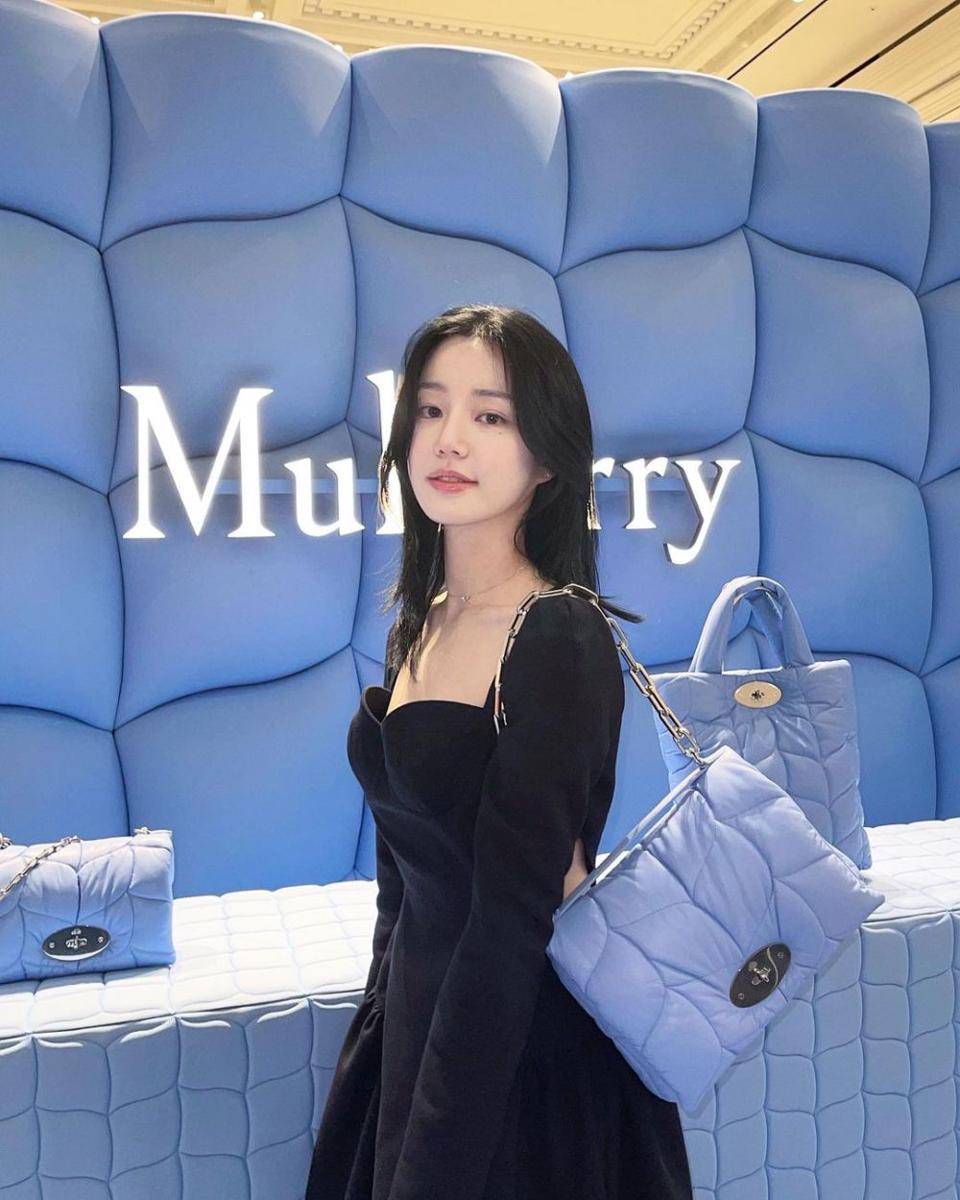 Lee Yoo Bi (instagram.com/yubi_190)