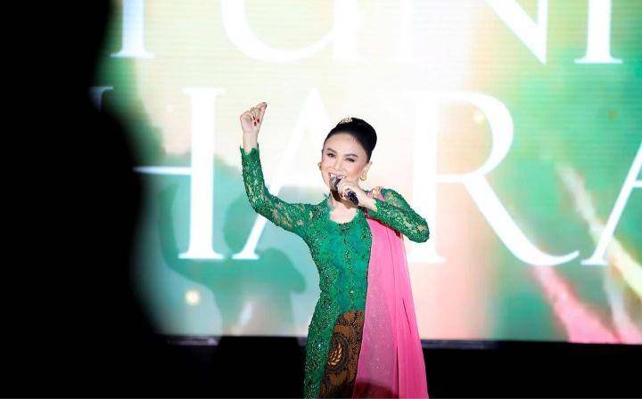 Yuni Shara dan kebaya (instagram.com/yunishara36)