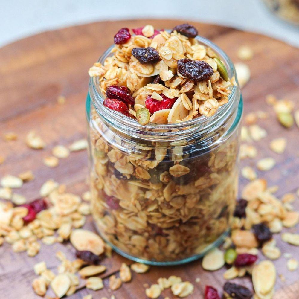 granola (instagram.com/machiavelli.kitchen)