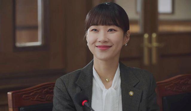 Ha Yoon Kyung di drama Extraordinary Attorney Woo (instagram.com/hoduent)