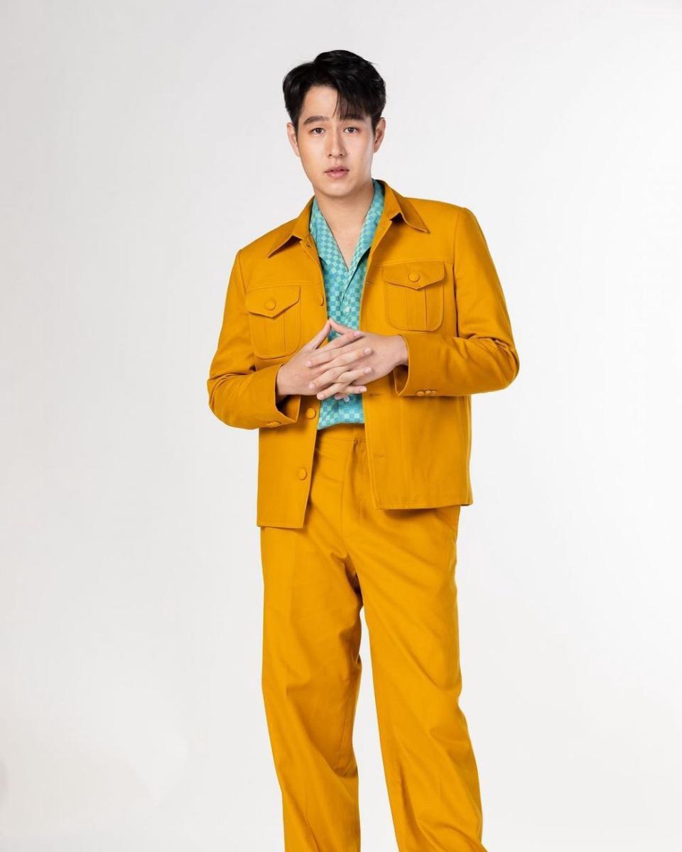 Toy Pathompong (instagram.com/toyypathompong)