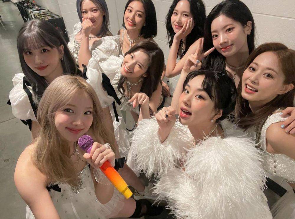 member TWICE (Instagram.com/@twicetagram)