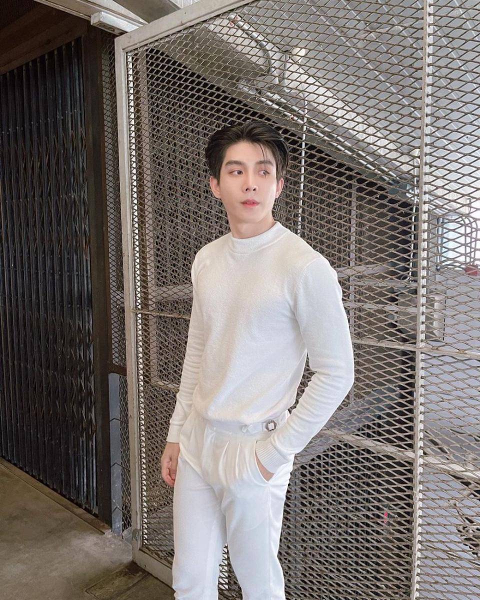 OOTD nuansa putih ala Bas Asavapatr (instagram.com/basvpr_)