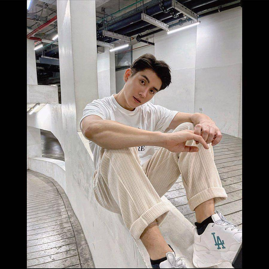 OOTD nuansa putih ala Bas Asavapatr (instagram.com/basvpr_)