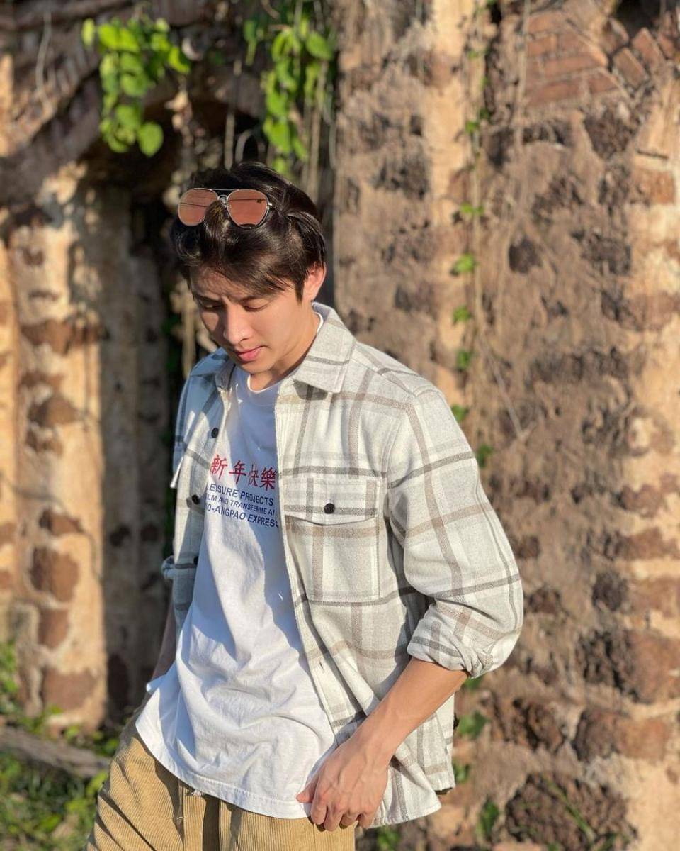 OOTD nuansa putih ala Bas Asavapatr (instagram.com/basvpr_)