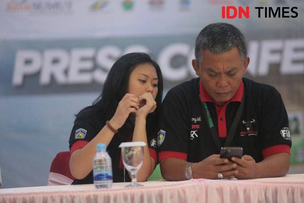 Canya Prasetyo dan Om Pras (IDN Times/Arifin Al Alamudi)
