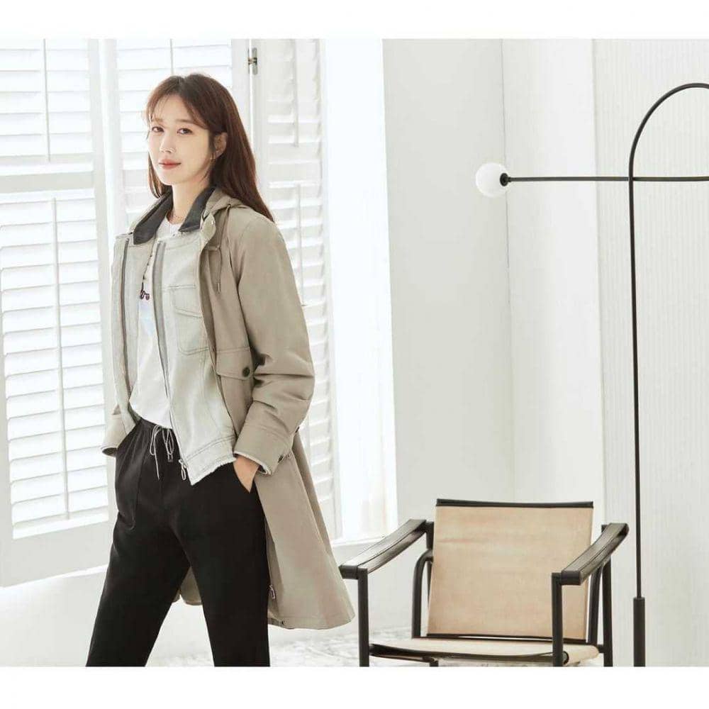 Lee Jiah (Instagram.com/e.jiah)