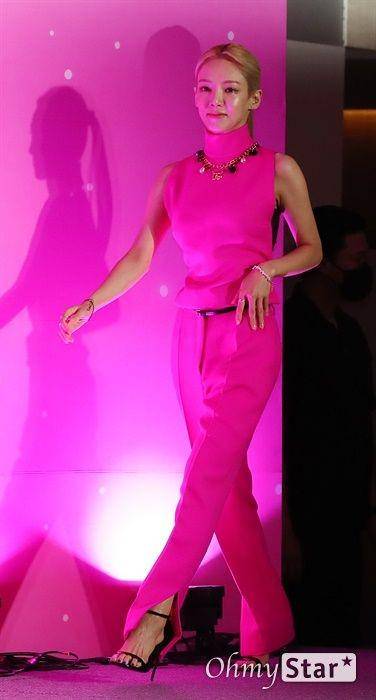 potret Hyoyeon SNSD di konferensi pers album FOREVER 1 pada Jumat (5/8/2022) di Seoul, Korea Selatan. (ohmynews.com/Lee Jung Min)