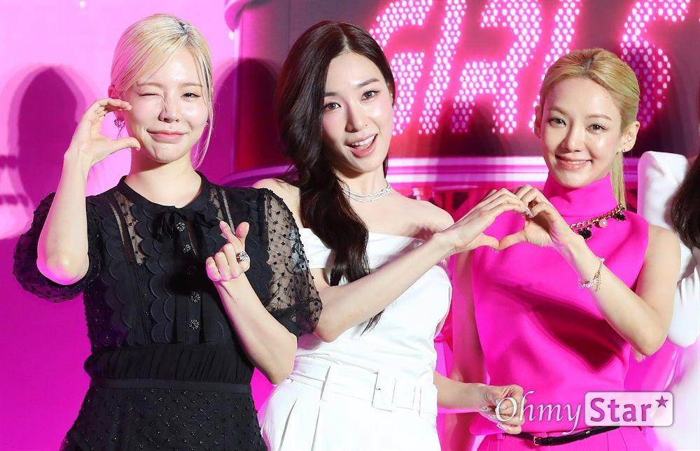 potret SNSD di konferensi pers album FOREVER 1 pada Jumat (5/8/2022) di Seoul, Korea Selatan. (ohmynews.com/Lee Jung Min)