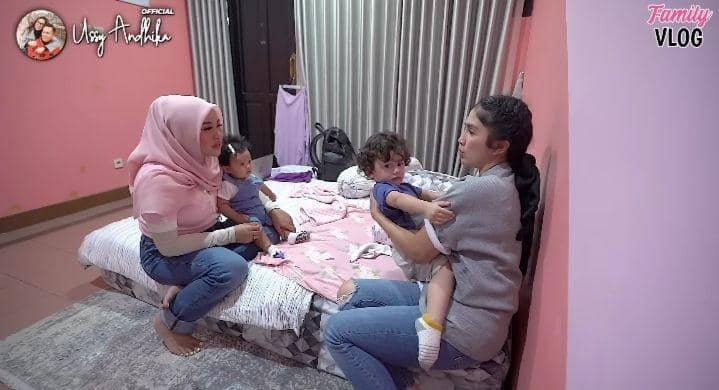 momen playdate baby Ameena dan Saka (youtube.com/Ussy Andhika Official)
