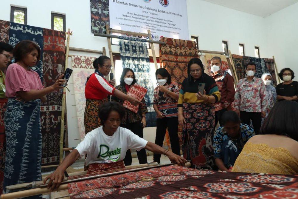 Menteri PPPA: Perempuan Sumba Timur Penjaga Budaya Tenun Ikat