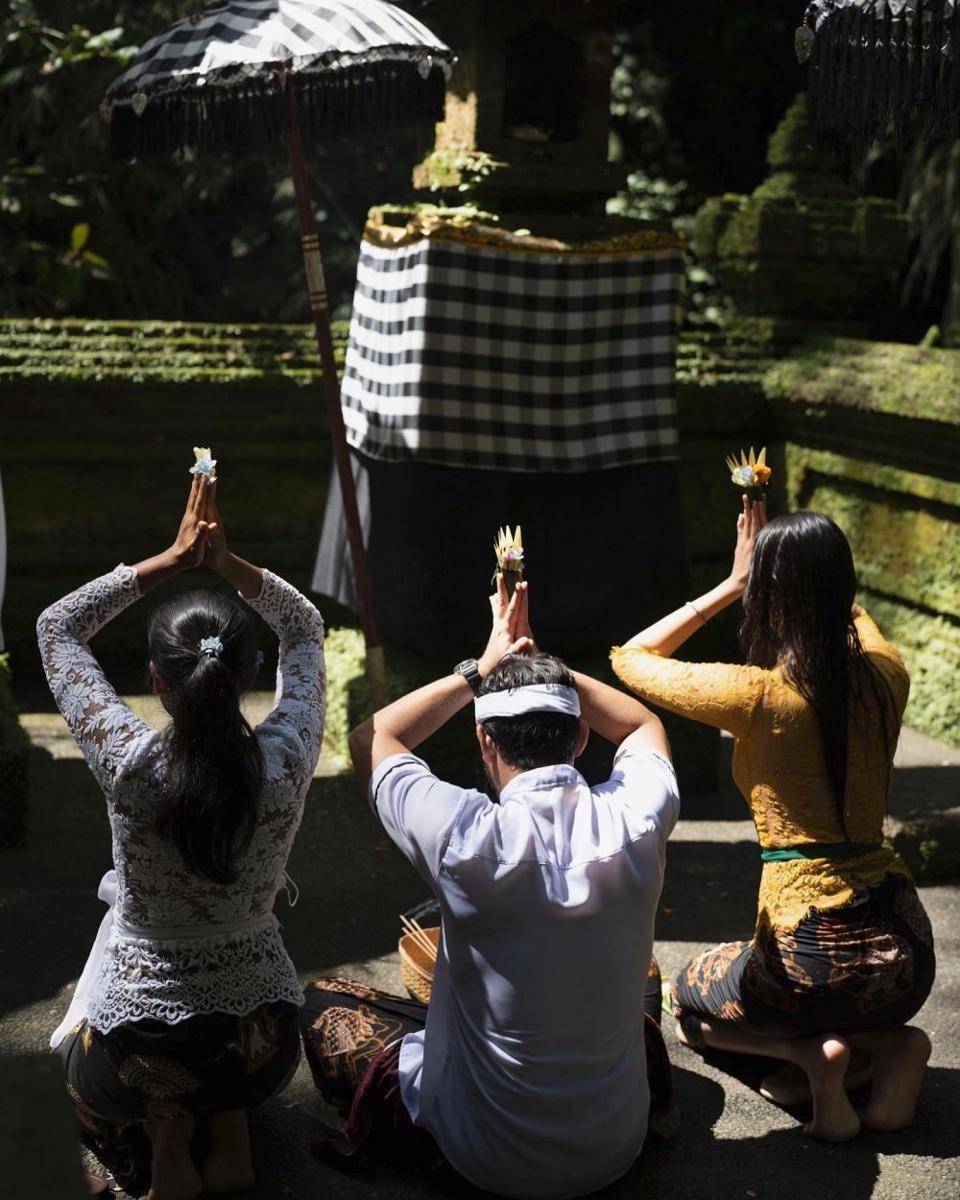 Anya Geraldine melukat (Instagram.cpm/anyageraldine/)