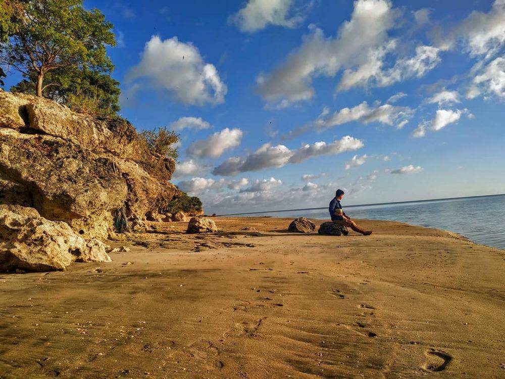 potret Pantai Sunari (instagram.com/96.randi)