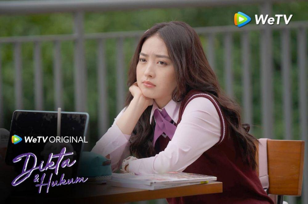 9 Potret Natasha Wilona di Web Series Dikta & Hukum, Jadi Siswi Malas!