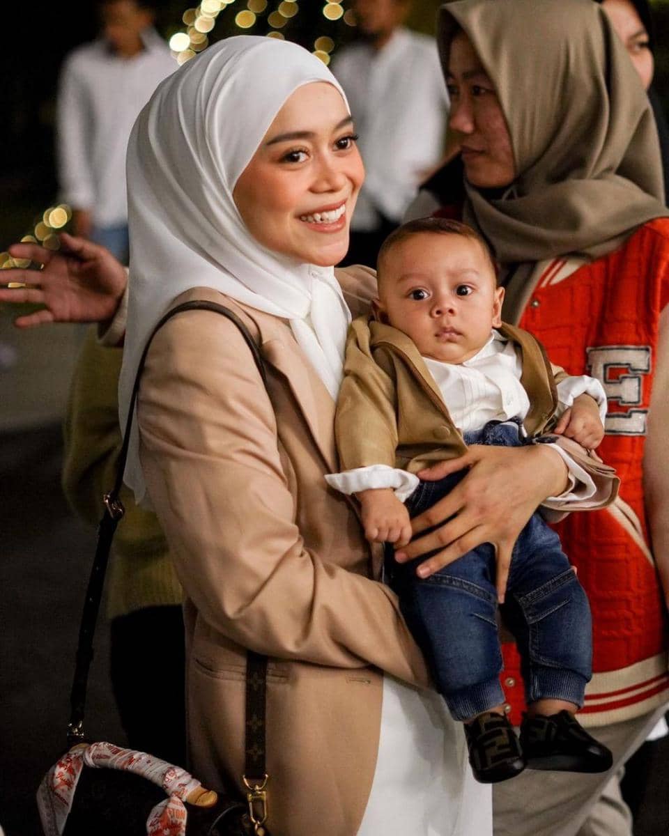 Lesti Kejora dan buah hati (instagram.com/lestykejora)