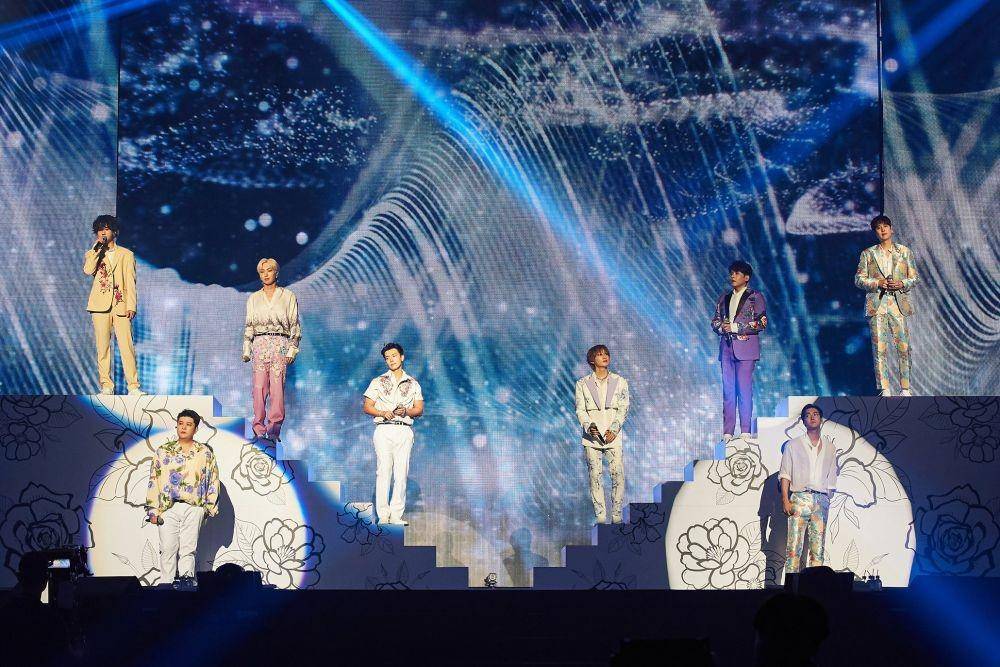 Super Junior di konser SUPER SHOW 9: ROAD in SEOUL (twitter.com/SJofficial)