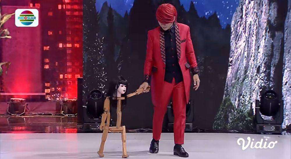 potret Pesulap Merah di acara tv dan podcast (youtube.com/Indosiar)