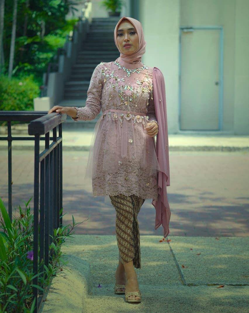 inspirasi kebaya hijab untuk lamaran (instagram.com/rizqianiputri)