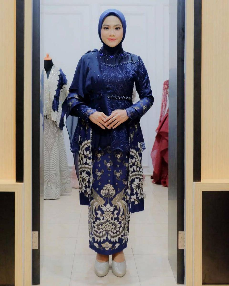inspirasi kebaya hijab untuk lamaran (instagram.com/mifthaqul_nurjannah)