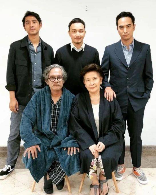 potret Arya Saloka dan cast Gadis Kretek (instagram.com/story.aryasaloka)