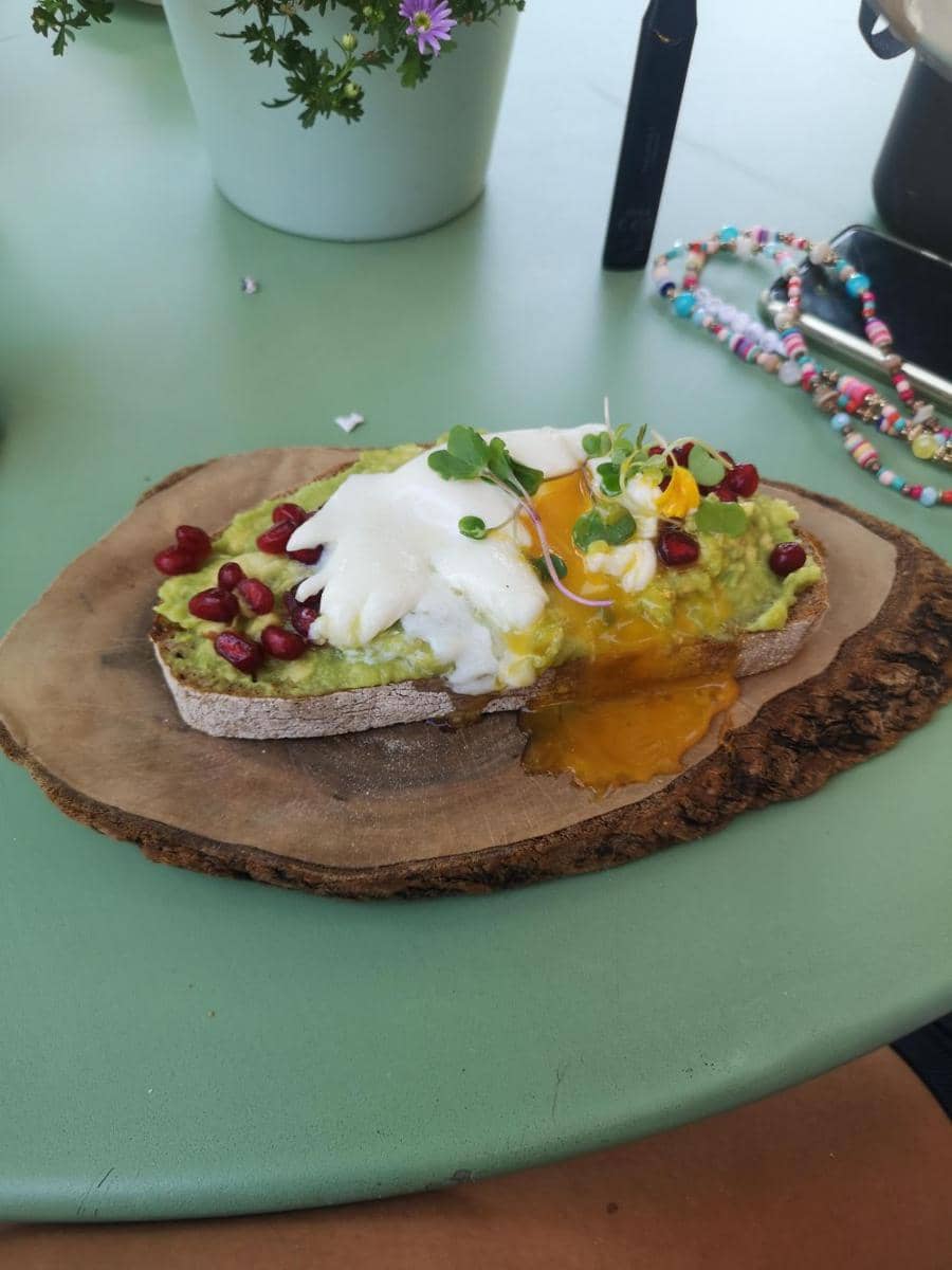 potret wadah makanan tidak wajar (reddit.com/user/wholesomeserb)