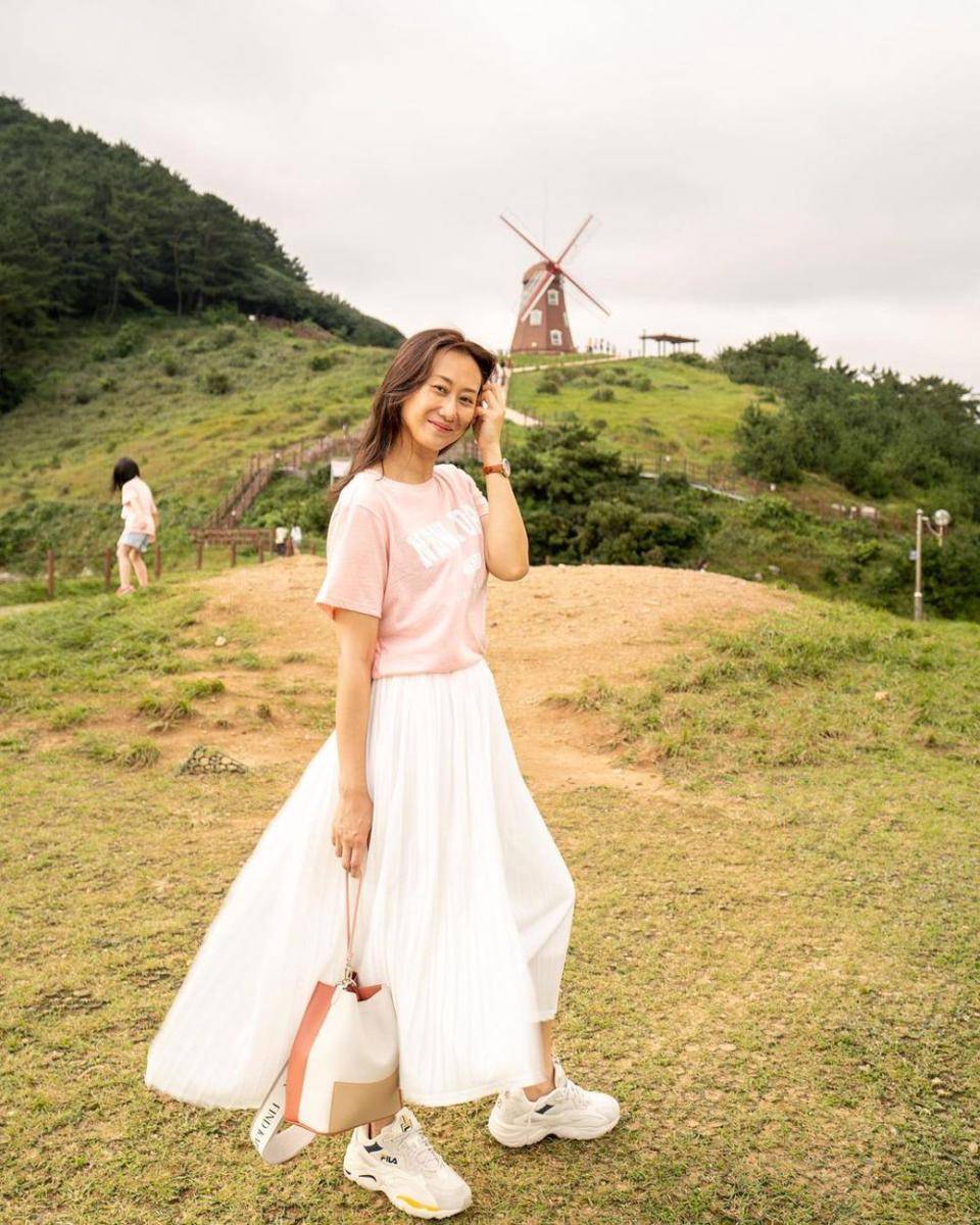 Outfit Mama Gina (instagram.com/ginasselvina)