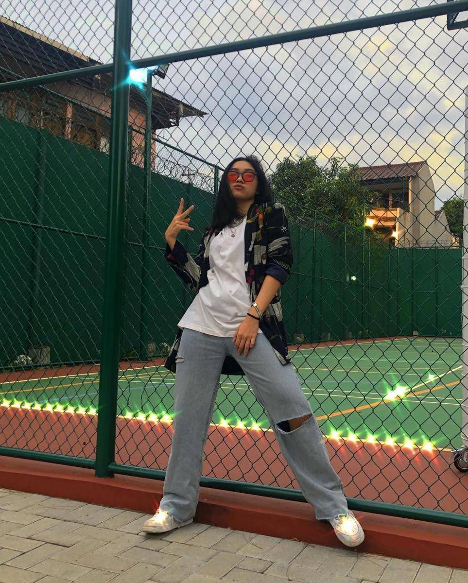 padu padan layering outfit ala Triarona (instagram.com/triarona)