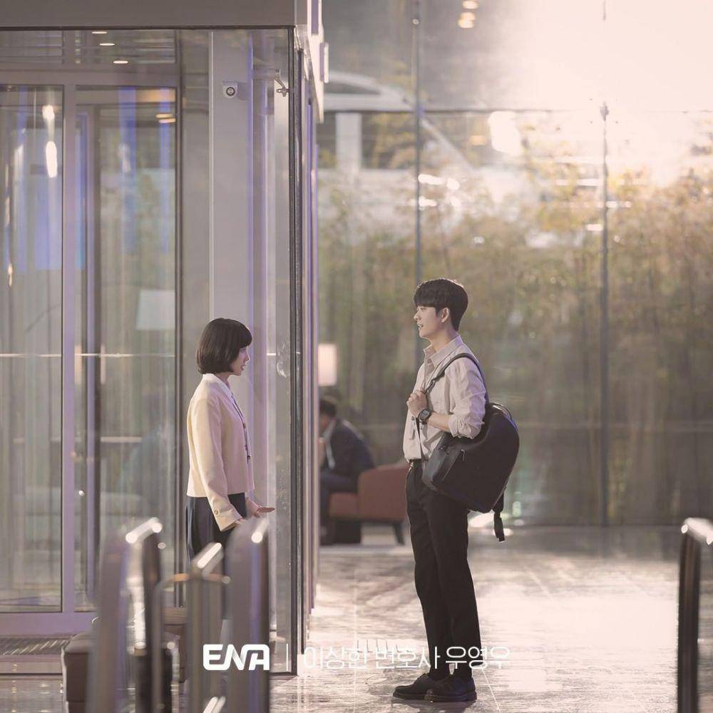 cuplikan drama Korea Extraordinary Attorney Woo (instagram.com/channel.ena.d)