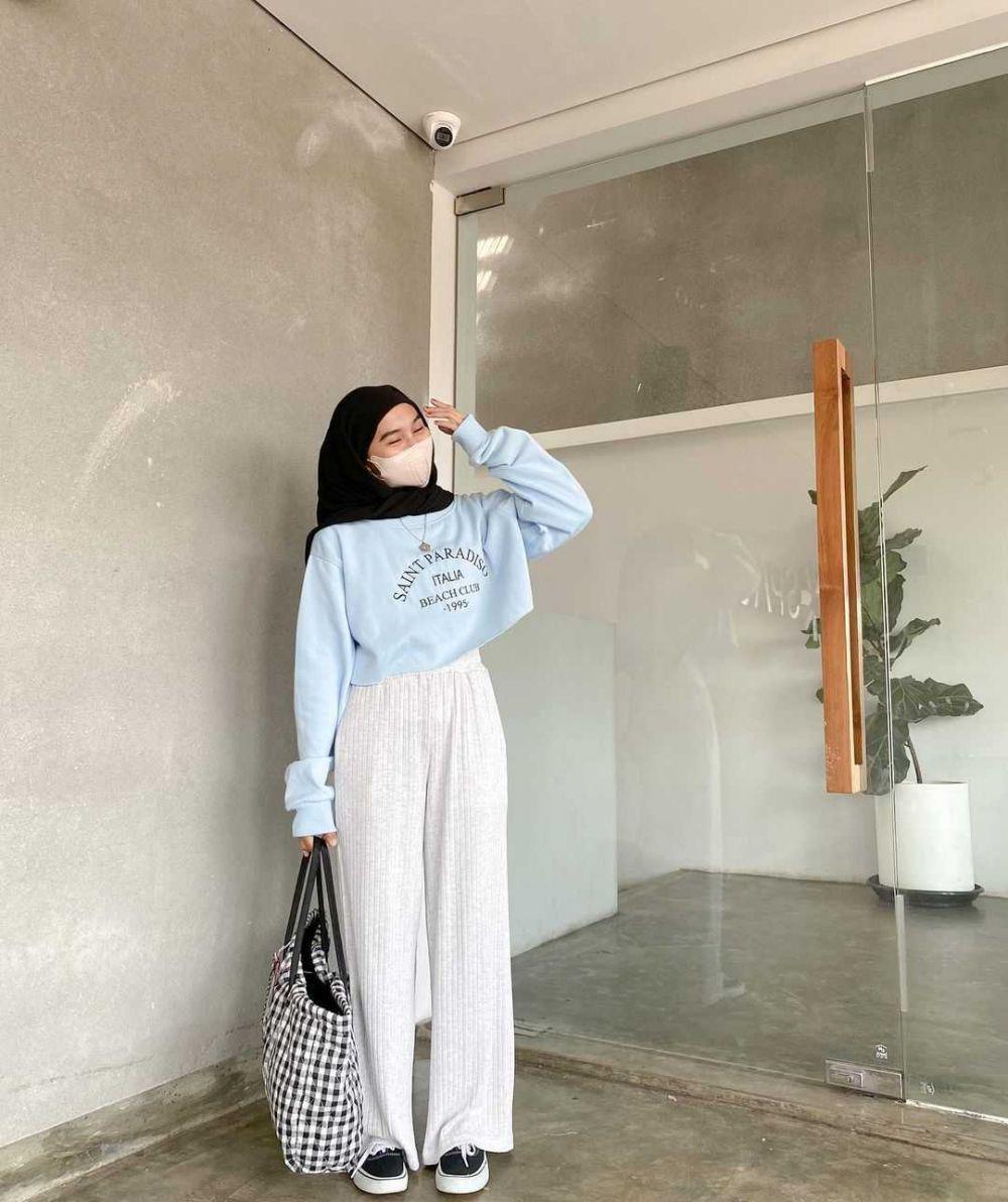 Potret OOTD Hangout (instagram.com/__k.niaa)