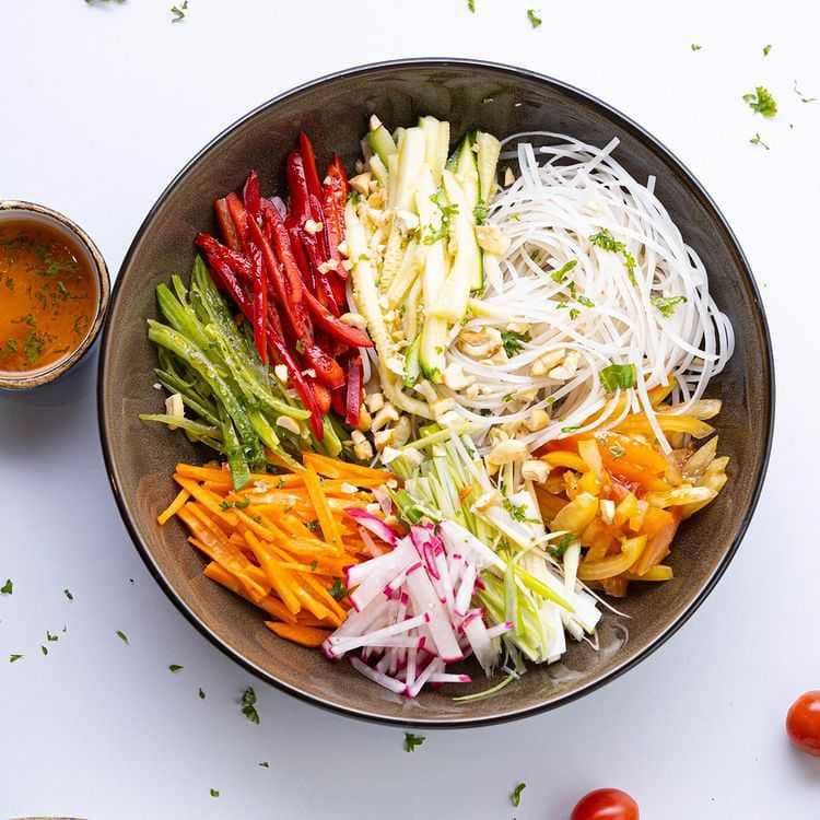 bun thit (instagram.com/shaka_cafes)