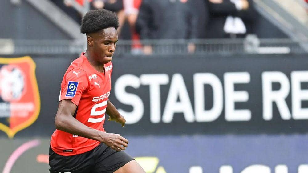 Mathys Tel (bundesliga.com)