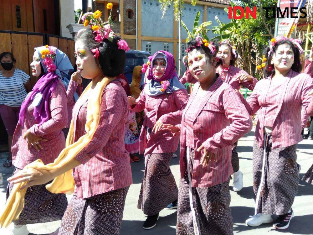 Kirab Budaya di Neco, Sabdodadi, Bantul.(IDN Times/Daruwaskita)