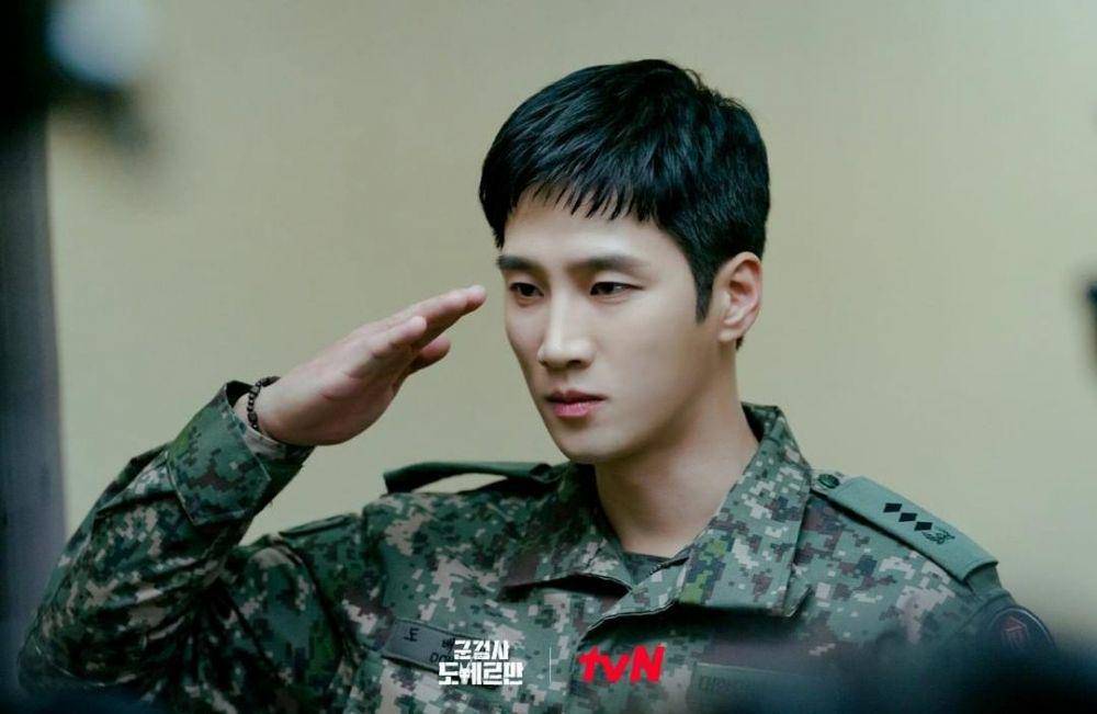 Ahn Bo Hyun di drama Millitary Prosecutor Doberman (instagram.com/tvn_drama)