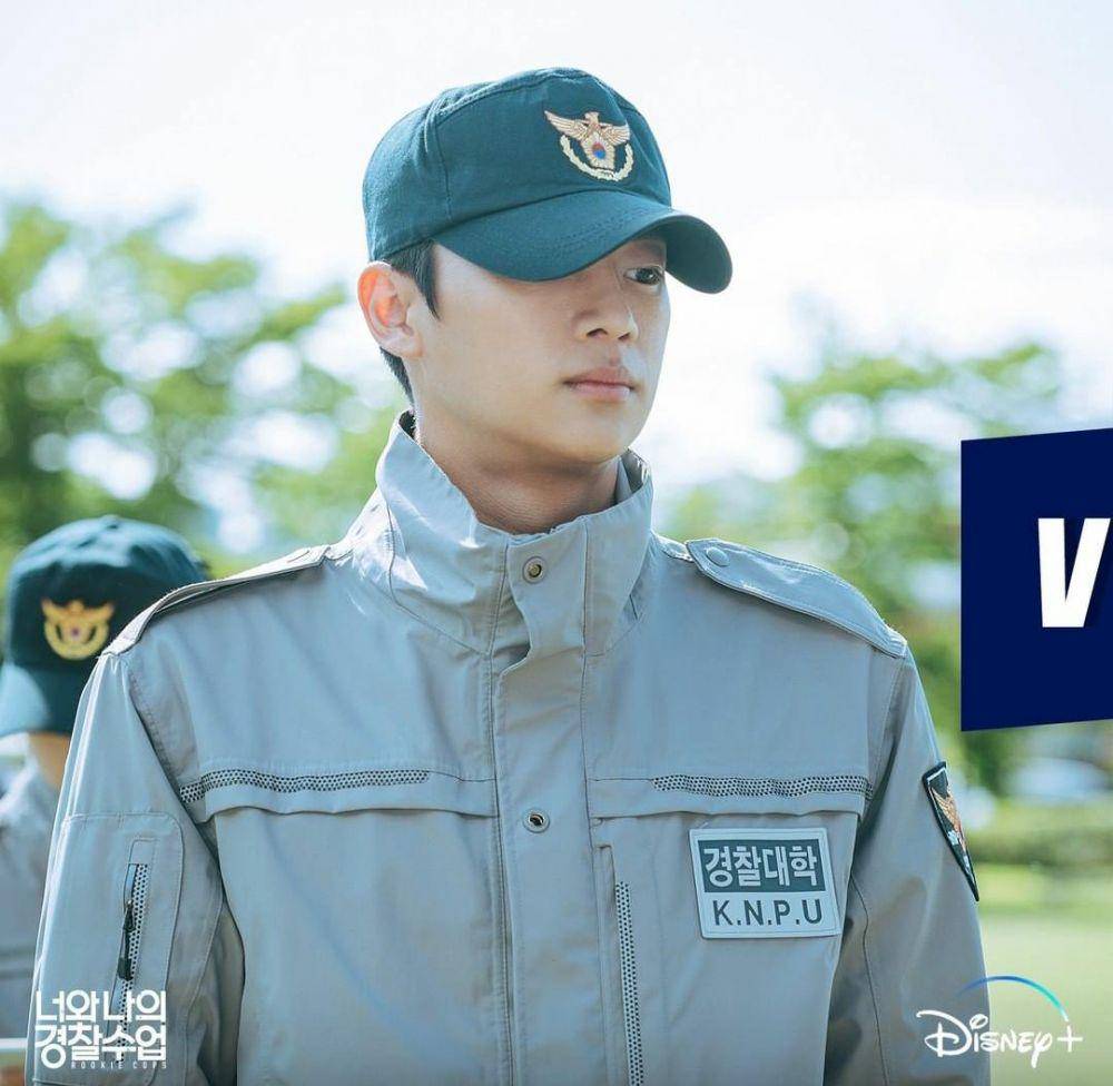 Lee Sin Young di drama Rookie Cops (instagram.com/disneypluskr)