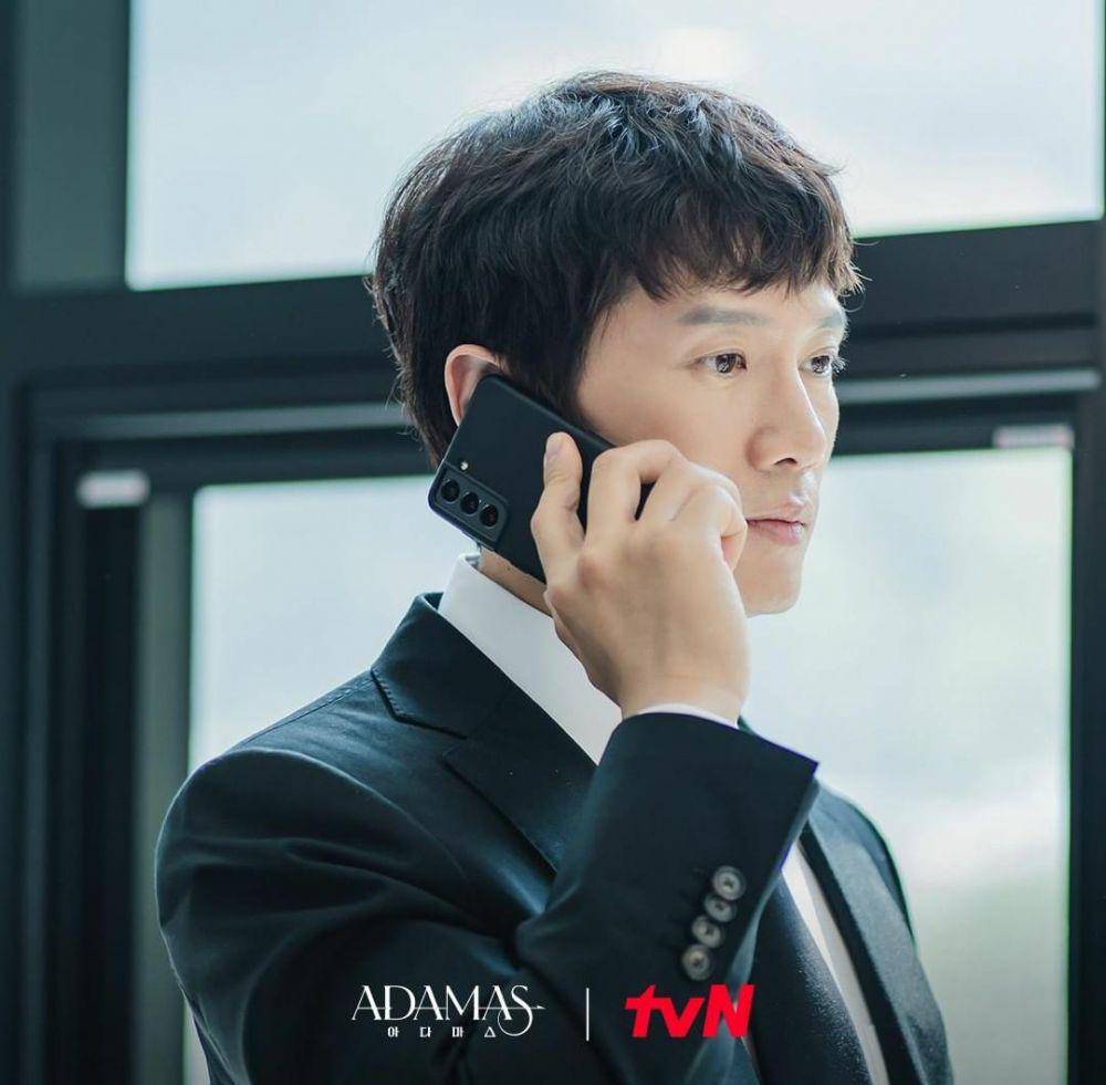 Ji Sung di drama Adamas (instagram.com/tvn_drama)