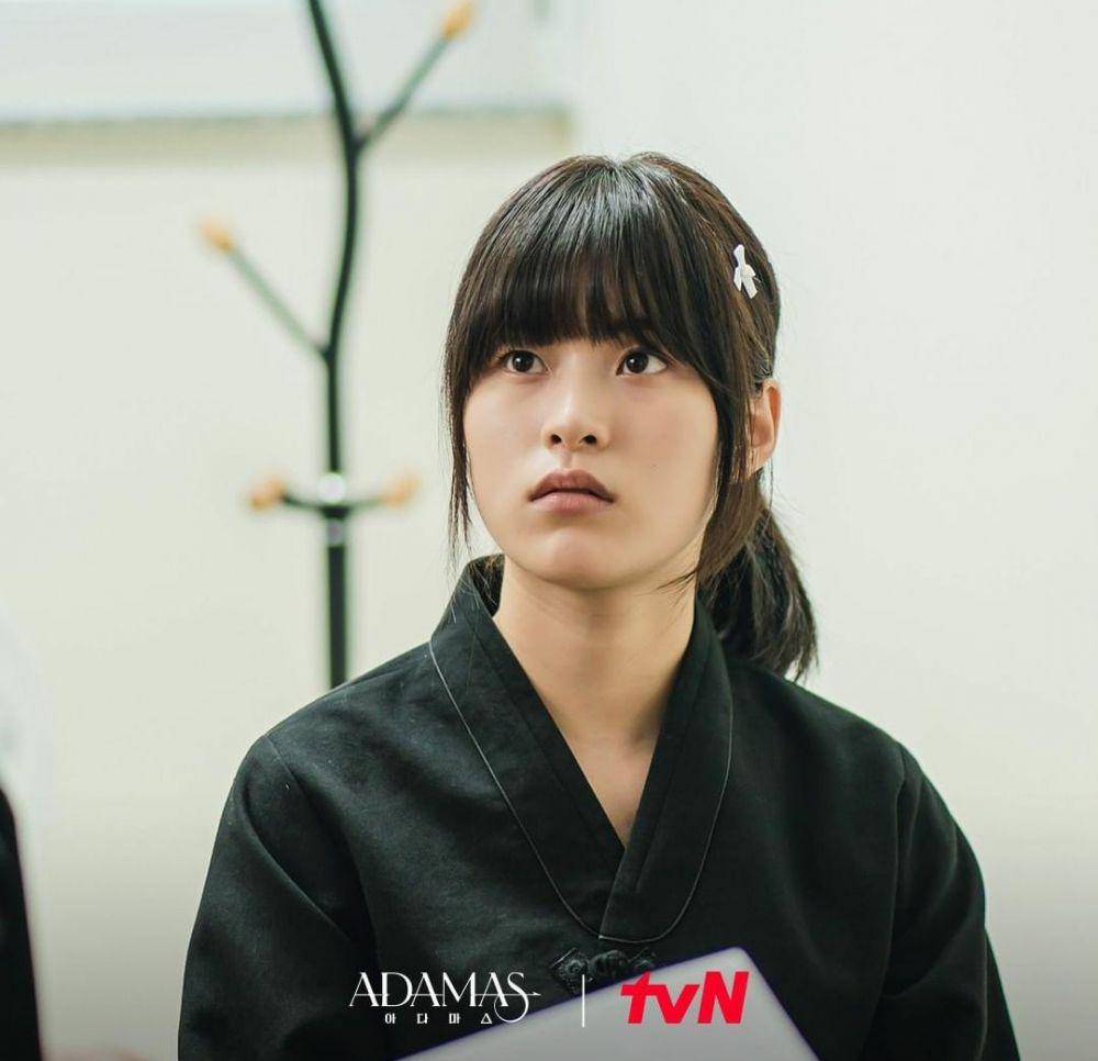 Lee Soo Kyung di drama Adamas (instagram.com/tvn_drama)