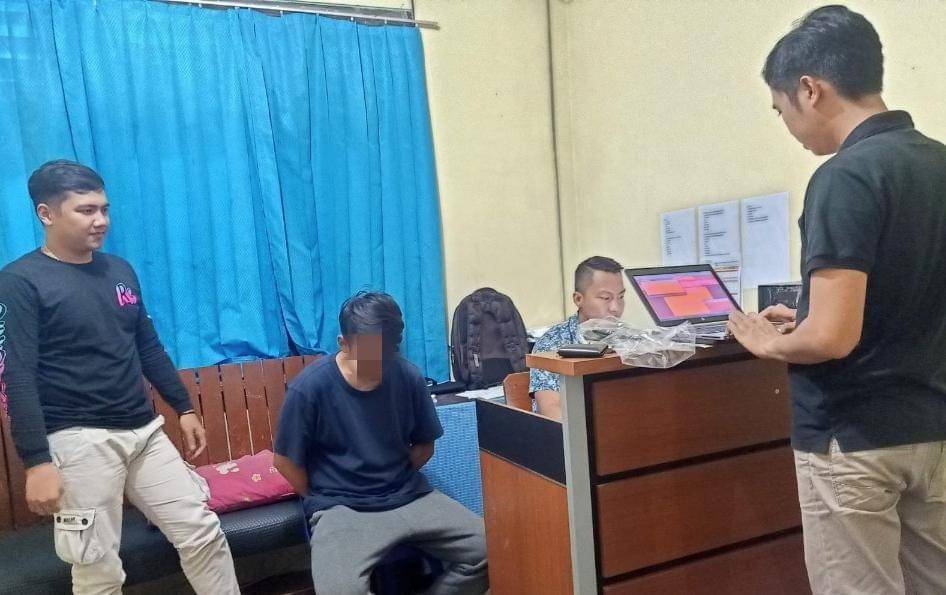 AK (32) warga Pekon Wargomulyo, Pardasuka, Pringsewu tega menganiaya pengusaha kafe Jaka Kelana (32). (Dok. Polres Pringsewu).