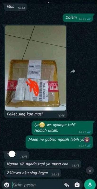 chat minta kado (instagram.com/awreceh.id)