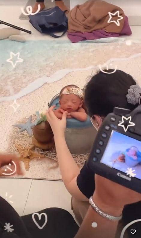 pemotretan newborn baby Moana (Instagram.com/riaricis1795)